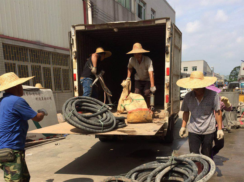 涪城一部件厂房地基出现下沉注浆加固